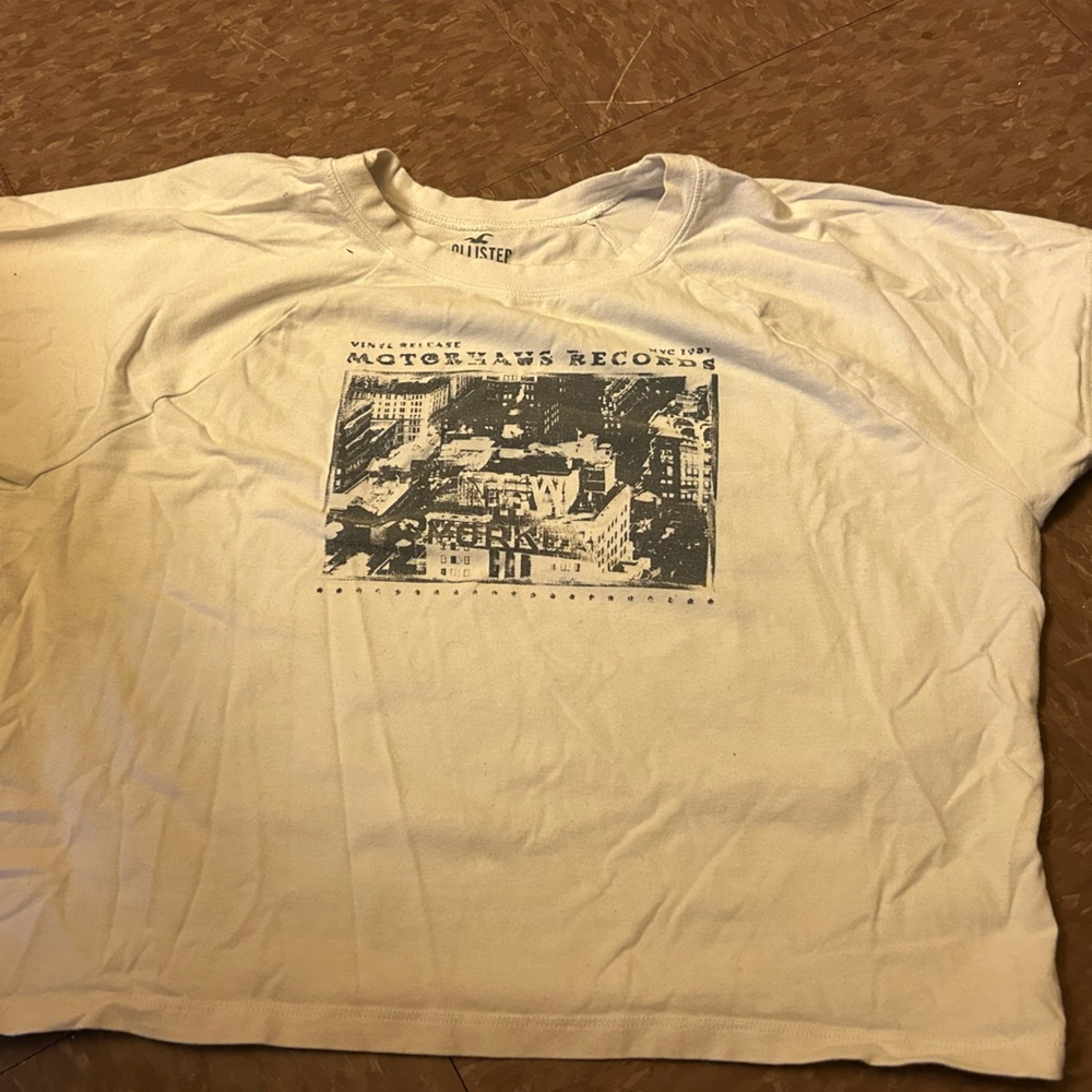 Hollister White Graphic Tee